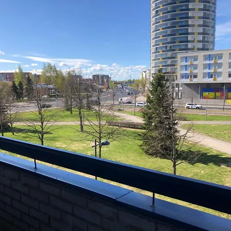 Kiva 1-4hloe, 500m Keskustaan, Parkkipaikka *