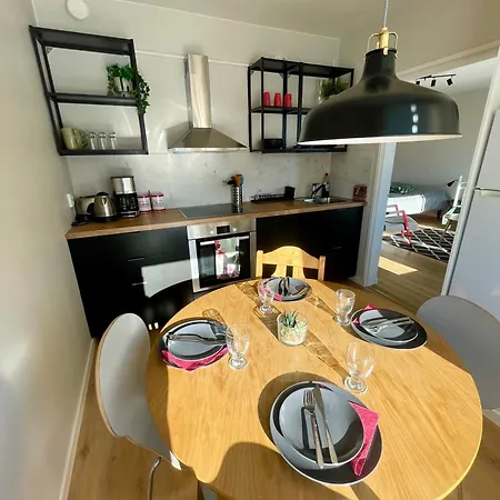 Apartment Kiva Majoitus 1-4hloe, 500m Keskustaan, Parkkipaikka *