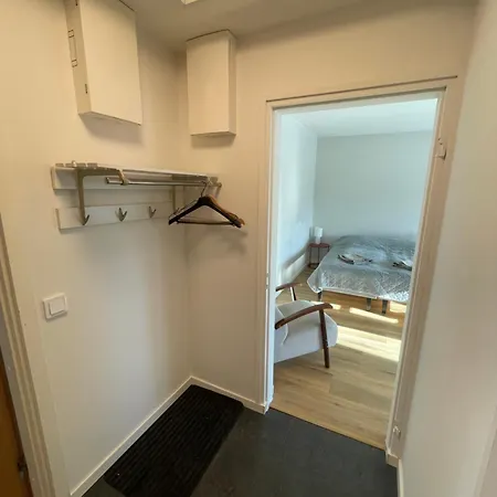 Kiva Majoitus 1-4hloe, 500m Keskustaan, Parkkipaikka Apartament *