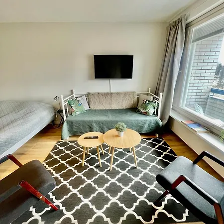 Kiva 1-4hloe, 500m Keskustaan, Parkkipaikka