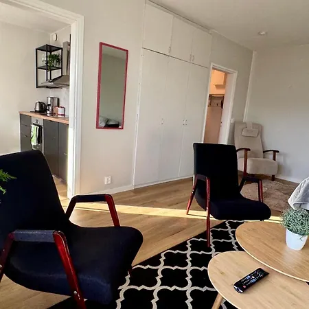 Kiva 1-4hloe, 500m Keskustaan, Parkkipaikka * Όουλου