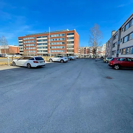 Kiva 1-4hloe, 500m Keskustaan, Parkkipaikka *